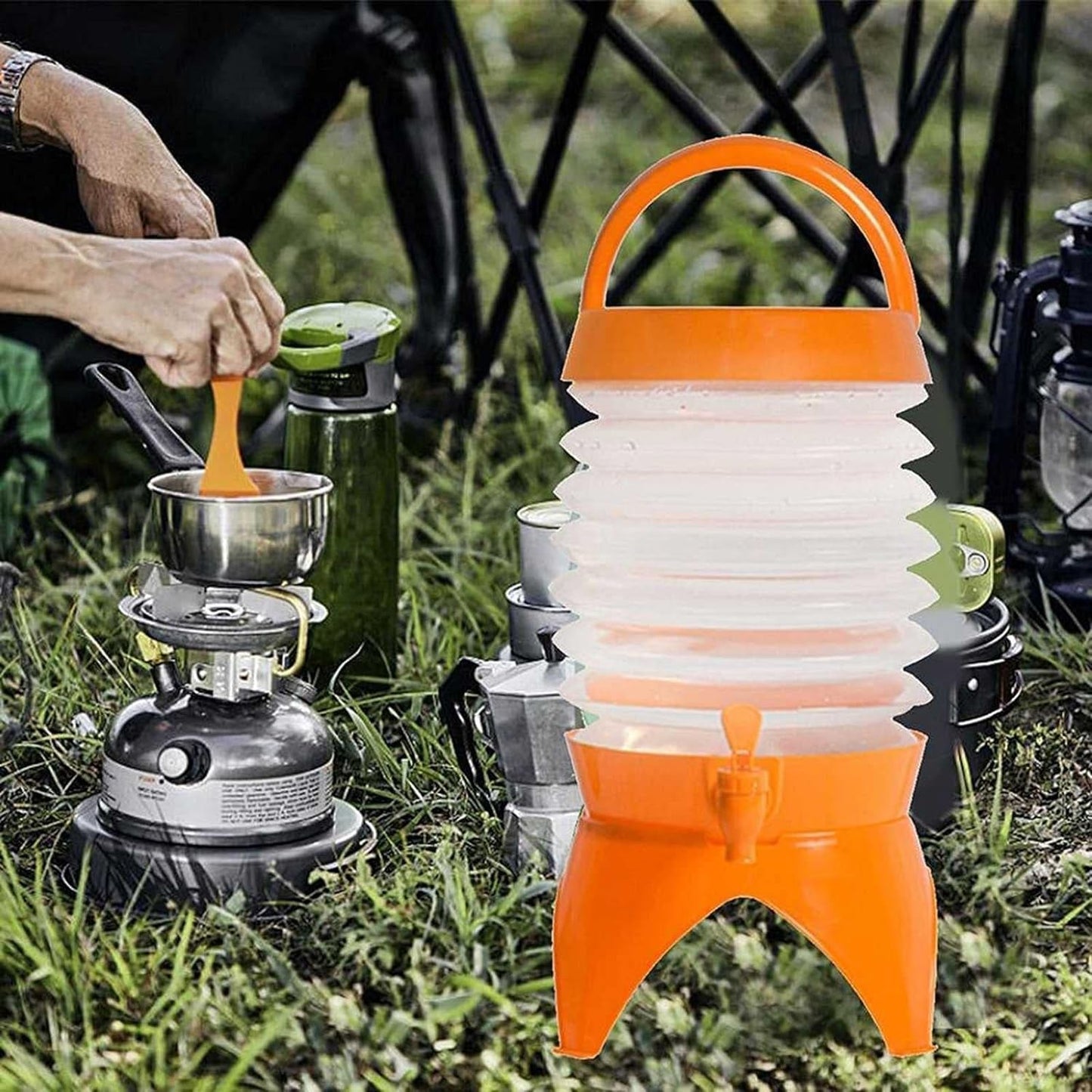 Plastic Collapsible Beverages Container with Tap Cold Drink Dispenser Folding Water Storage Water Jug Tank for Home and Outdoor Party Traveling Picnic (3.5 Litter/ Multicolor)