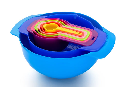 Nesting Mixing Bowls with Measuring Cups Set